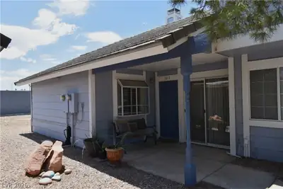 5851 Medallion Drive 101, Las Vegas