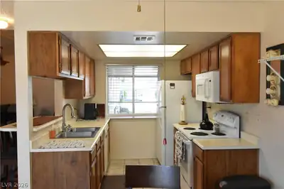 5851 Medallion Drive 101 Kitchen