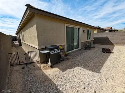 9476 White Fir Grove Court Yard