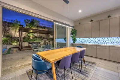 12139 Castilla Rain Avenue Dining Area