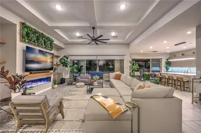 12139 Castilla Rain Avenue Living Room