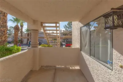 1001 Falconhead Lane 102 Patio