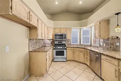 1118 Shady Run Terrace, Henderson, NV 89011 Kitchen