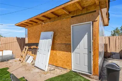 6320 Bristol Way, Las Vegas, NV 89107 Yard