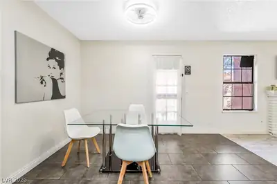5576 West Rochelle Avenue 43C Dining Area