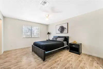 5576 West Rochelle Avenue 43C Bedroom