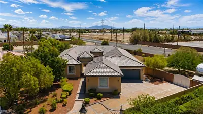 6883 May Basket Avenue, Las Vegas