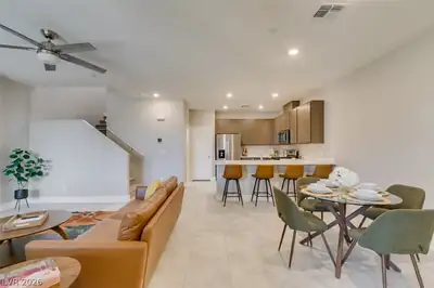 3179 Brynley Avenue Living Room
