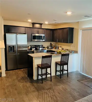 2742 Matador Red Avenue Kitchen