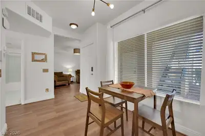 2000 Quarry Ridge Street 104 Dining Area