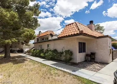 2710 Eldora Circle D, Las Vegas