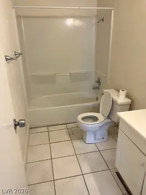 2710 Eldora Circle D Bathroom