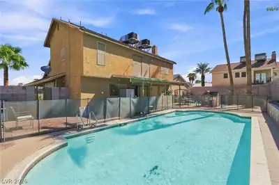1907 East Viking Road Pool