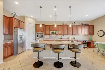 2586 Kinghorn Place Kitchen