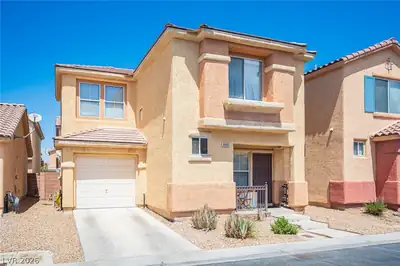 6882 Bronze Meadow Avenue Las Vegas, NV 89122