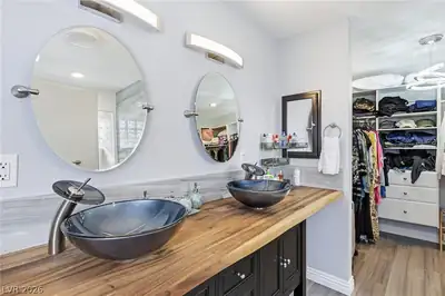 250 Garfield Drive Primary Bathroom