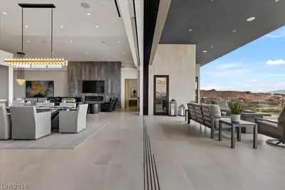 657 Ridgestone Rim Court Living Room