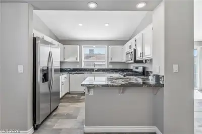 5308 Dana Springs Way Kitchen