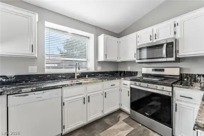 5308 Dana Springs Way Kitchen