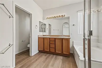 730 EMERALD IDOL Place, Henderson, NV 89011 Primary Bathroom