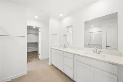 10764 Birch Meadows Avenue, Las Vegas, NV 89166 Primary Bathroom