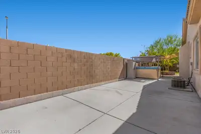 10602 Fable Street Patio