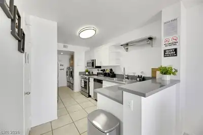 7989 Lisa Dawn Avenue, Las Vegas, NV 89147 Kitchen