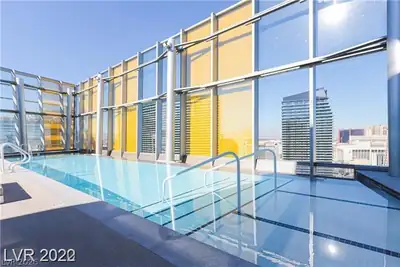 3722 Las Vegas Boulevard 1605 Pool