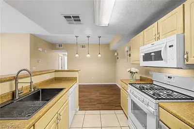 8250 North Grand Canyon Drive 2179 Kitchen
