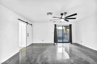 5505 Avenida Vaquero Living Room