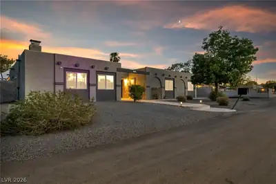 5505 Avenida Vaquero, Las Vegas, NV 89108 Front of Structure