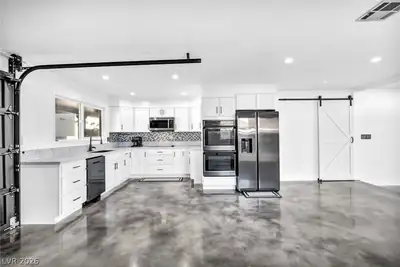 5505 Avenida Vaquero Kitchen