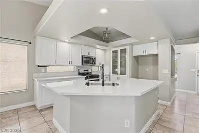 1619 Silver Falls Avenue Kitchen