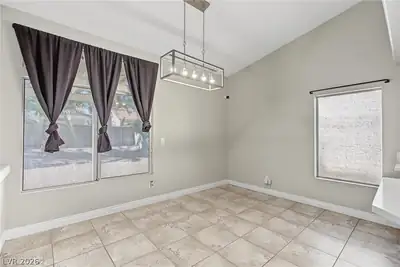 1619 Silver Falls Avenue Dining Area