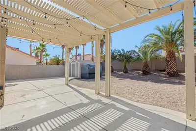 1619 Silver Falls Avenue Patio