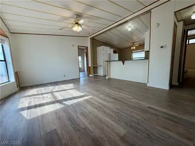 230 Shoshone Lane Living Room