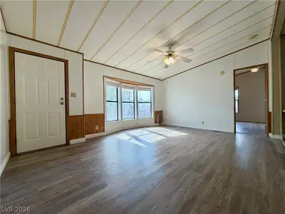 230 Shoshone Lane Living Room