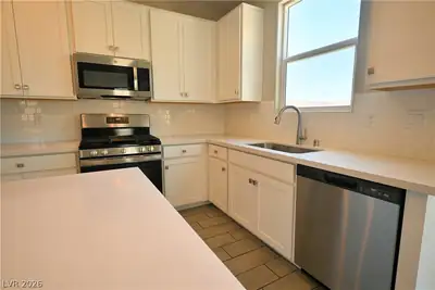 10205 Starlit Canyon Court, Las Vegas, NV 89141 Kitchen