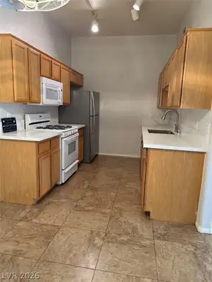 2305 West HORIZON RIDGE Parkway 1814 Kitchen