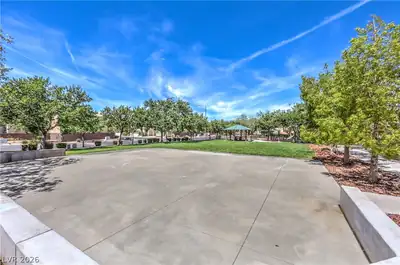 6675 Oxendale Avenue Yard