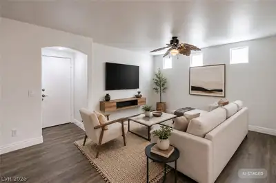 6675 Oxendale Avenue Living Room