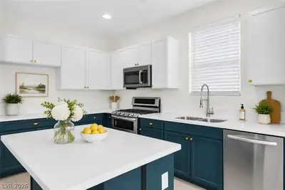 124 Country River Avenue Kitchen