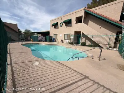 6750 Del Rey Avenue 108 Pool