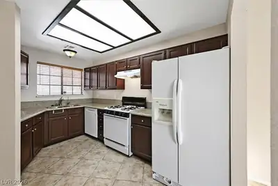 3820 Rhine Way Kitchen