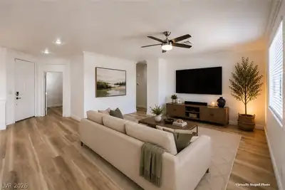 168 Ridge Crossing Avenue Living Room