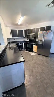 5161 PIONEER Avenue 202 Kitchen