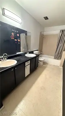 5161 PIONEER Avenue 202 Primary Bathroom
