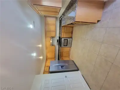 5738 OLD COLONY Drive Kitchen