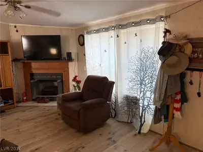 6440 North Park Retiro Living Room