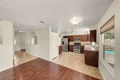 845 Arrowhead Trail Kitchen